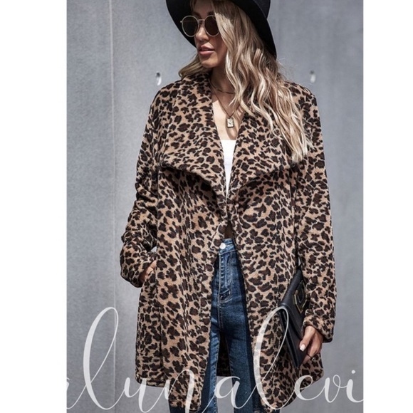 24 HR.. SALE 🥳Buttery Soft Leopard Print Shift Trench Coat - Picture 3 of 5